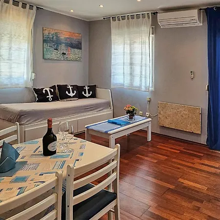 Apartman Awesome In With House Sea View *