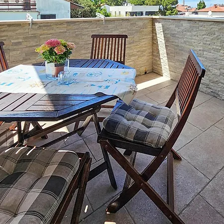 Awesome In With House Sea View